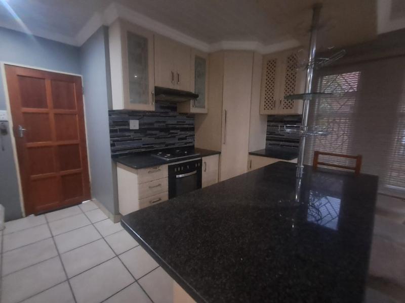 To Let 3 Bedroom Property for Rent in Karenpark Gauteng