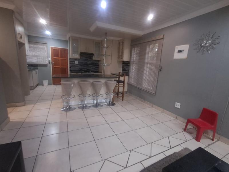 To Let 3 Bedroom Property for Rent in Karenpark Gauteng