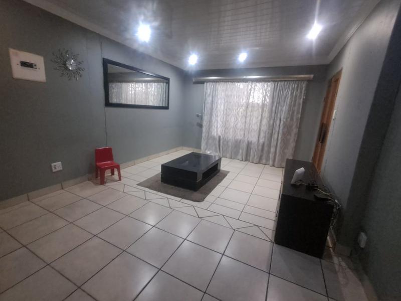 To Let 3 Bedroom Property for Rent in Karenpark Gauteng
