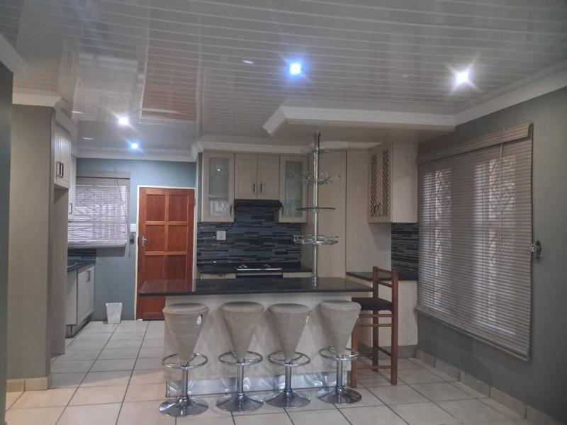 To Let 3 Bedroom Property for Rent in Karenpark Gauteng
