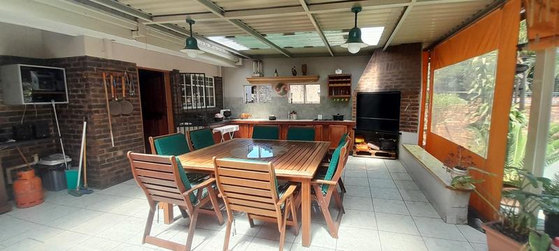 6 Bedroom Property for Sale in Florauna Gauteng