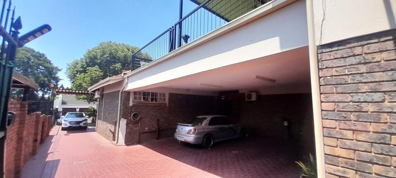 6 Bedroom Property for Sale in Florauna Gauteng