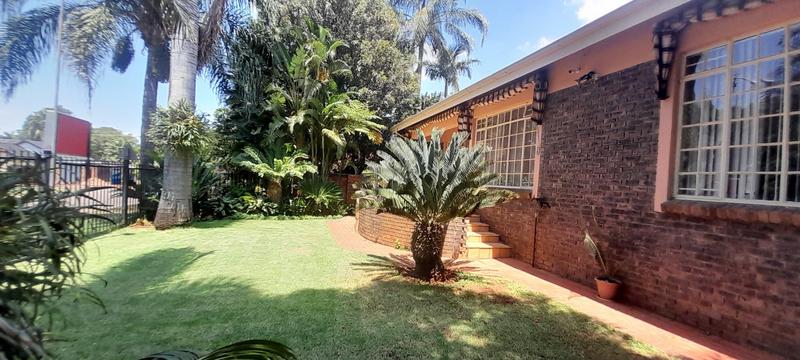 6 Bedroom Property for Sale in Florauna Gauteng