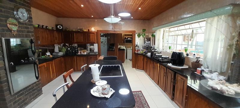 6 Bedroom Property for Sale in Florauna Gauteng