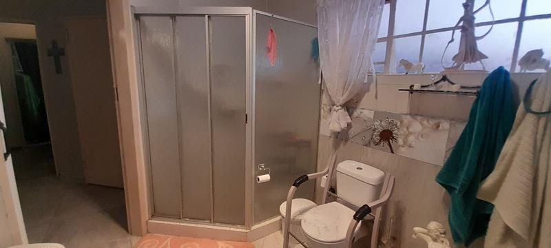 6 Bedroom Property for Sale in Florauna Gauteng