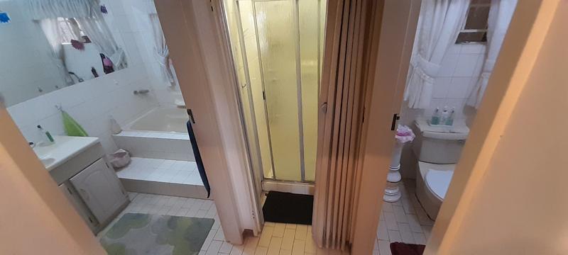 6 Bedroom Property for Sale in Florauna Gauteng