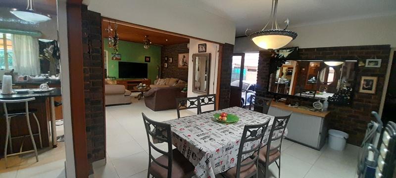 6 Bedroom Property for Sale in Florauna Gauteng