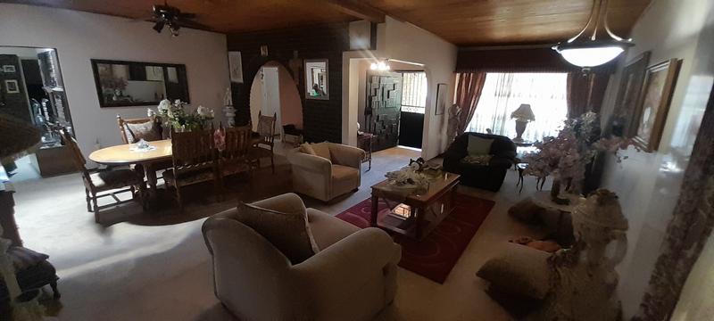 6 Bedroom Property for Sale in Florauna Gauteng