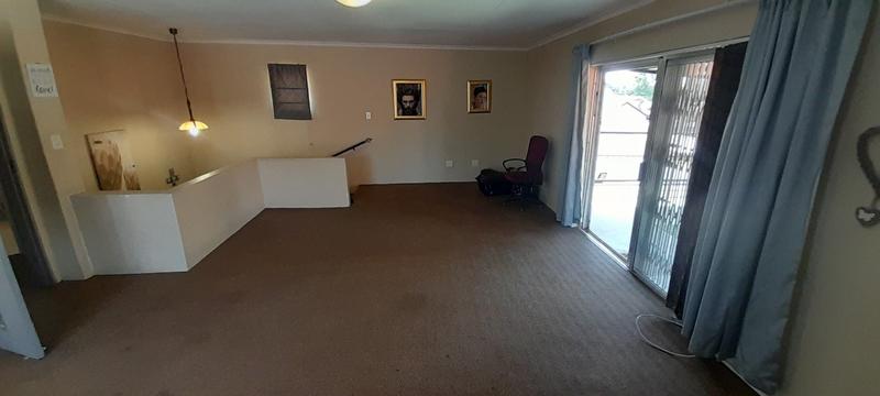 6 Bedroom Property for Sale in Florauna Gauteng