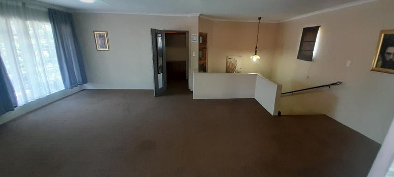 6 Bedroom Property for Sale in Florauna Gauteng