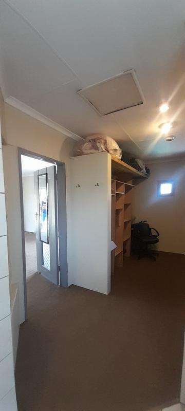 6 Bedroom Property for Sale in Florauna Gauteng