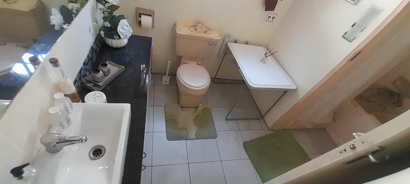 6 Bedroom Property for Sale in Florauna Gauteng