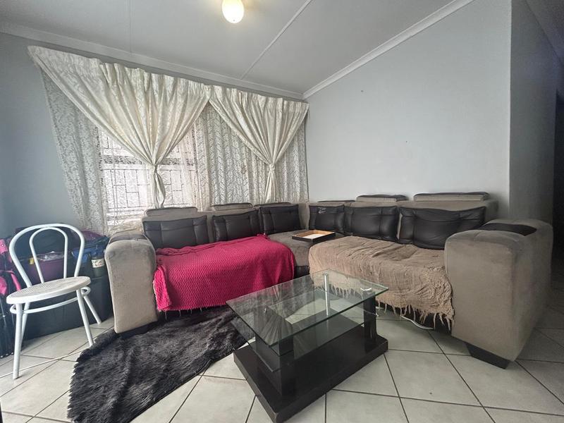 3 Bedroom Property for Sale in Lotus Gardens Gauteng