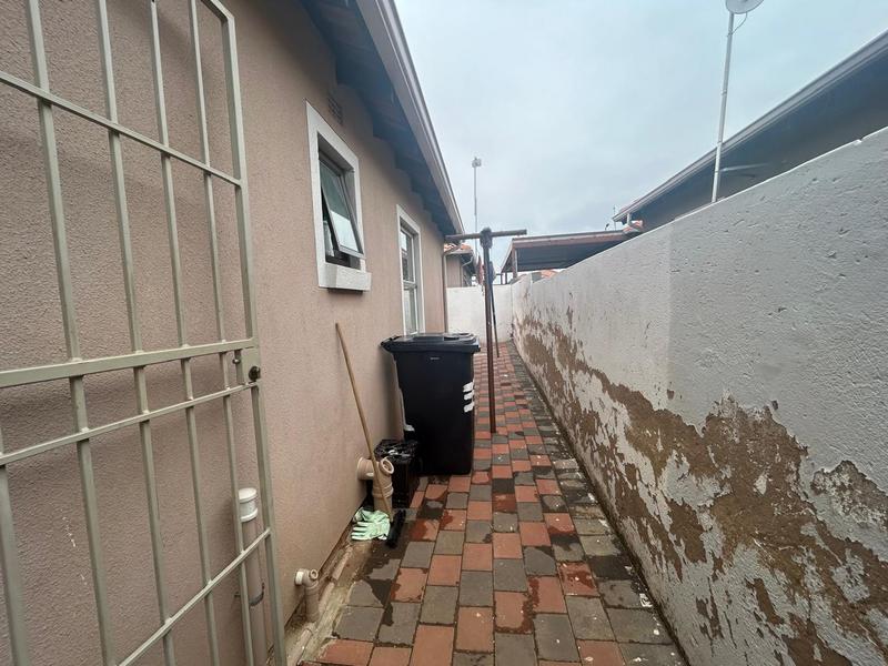 3 Bedroom Property for Sale in Lotus Gardens Gauteng