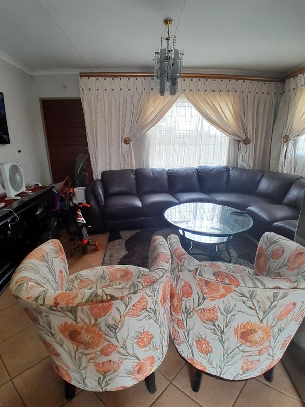 2 Bedroom Property for Sale in Lotus Gardens Gauteng