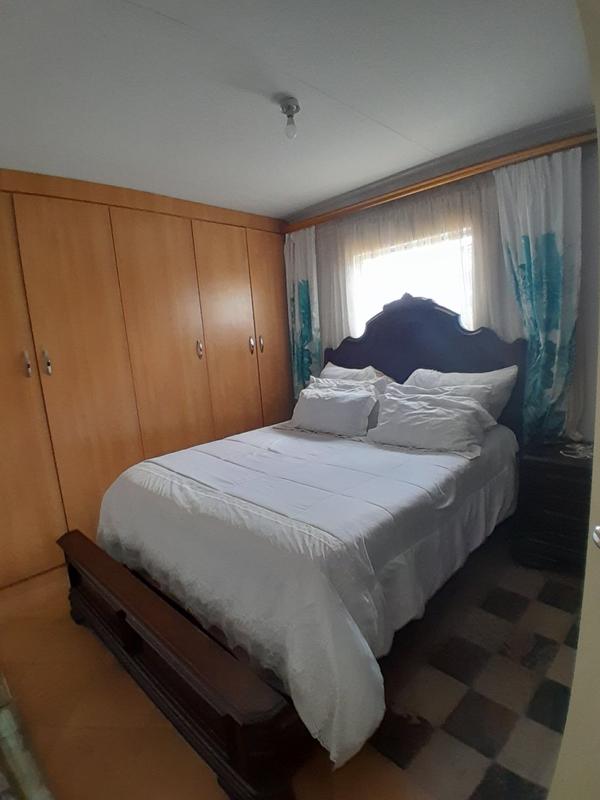 2 Bedroom Property for Sale in Lotus Gardens Gauteng