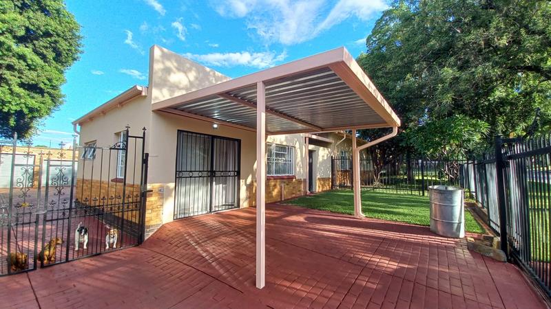 4 Bedroom Property for Sale in Pretoria Gardens Gauteng