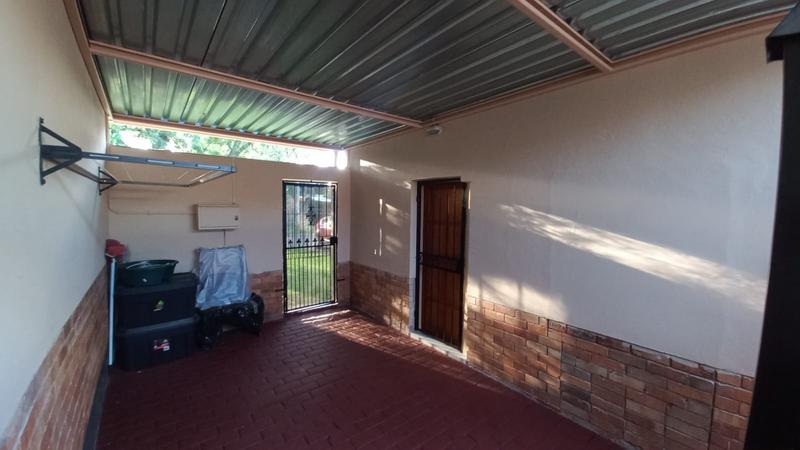 4 Bedroom Property for Sale in Pretoria Gardens Gauteng