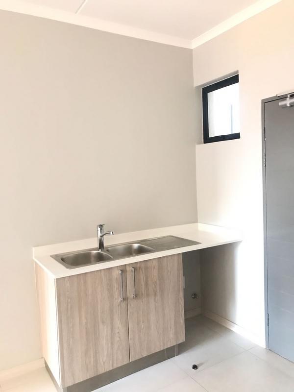 To Let 2 Bedroom Property for Rent in Midridge Park Gauteng