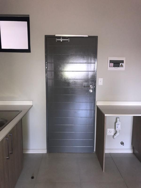 To Let 2 Bedroom Property for Rent in Midridge Park Gauteng