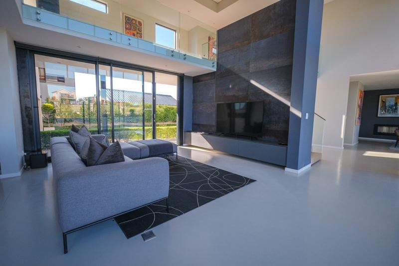 5 Bedroom Property for Sale in Copperleaf Estate Gauteng