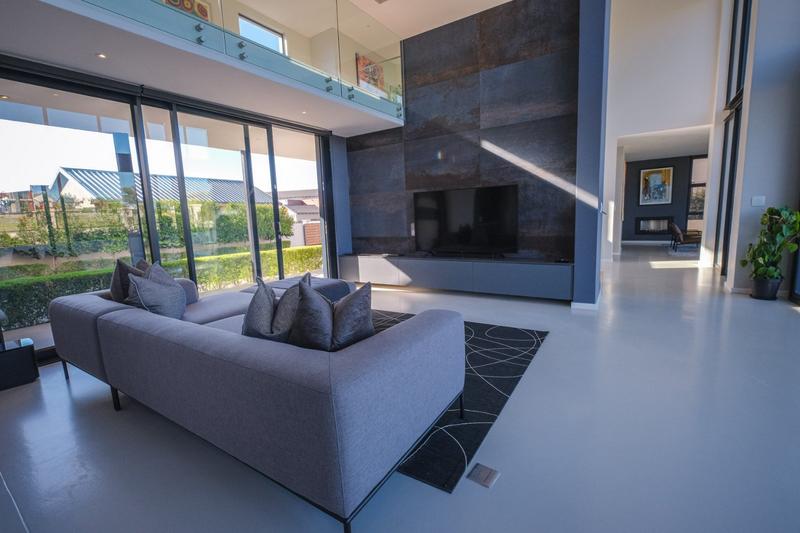 5 Bedroom Property for Sale in Copperleaf Estate Gauteng