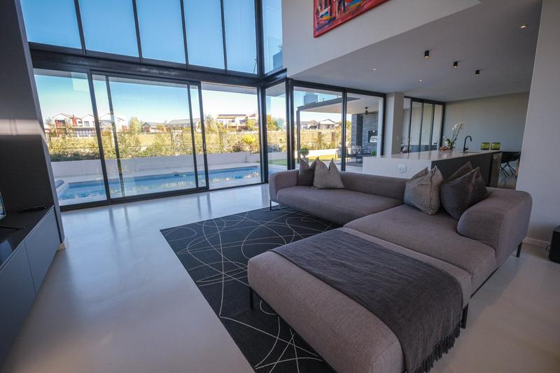 5 Bedroom Property for Sale in Copperleaf Estate Gauteng