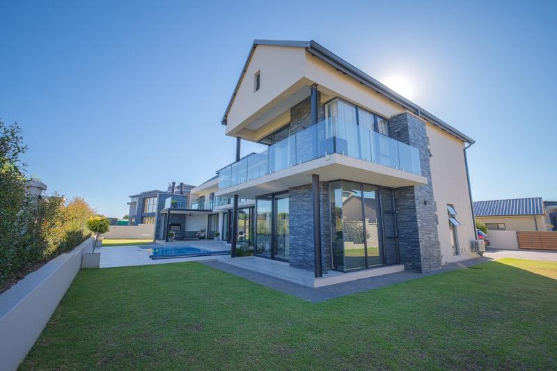 5 Bedroom Property for Sale in Copperleaf Estate Gauteng