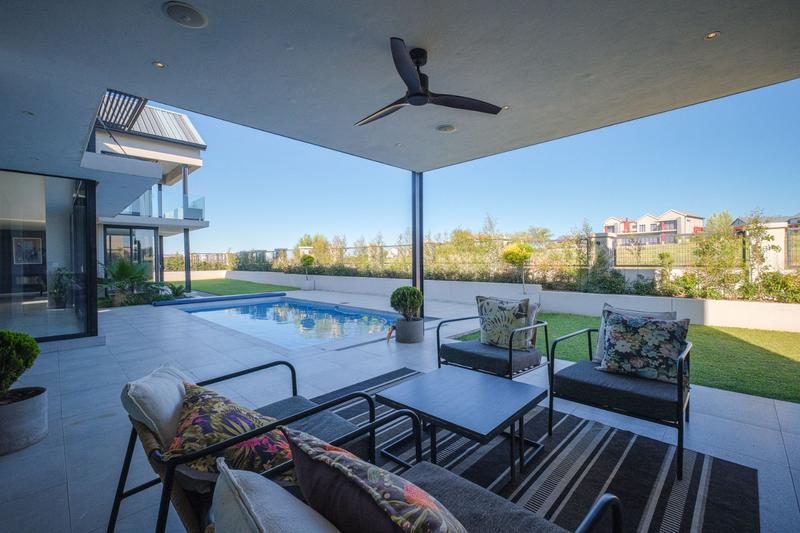 5 Bedroom Property for Sale in Copperleaf Estate Gauteng