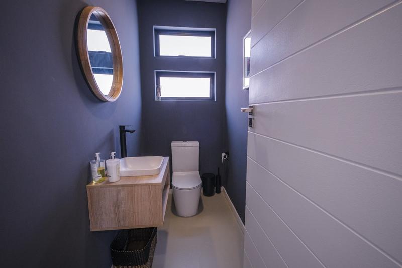 5 Bedroom Property for Sale in Copperleaf Estate Gauteng