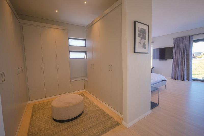 5 Bedroom Property for Sale in Copperleaf Estate Gauteng