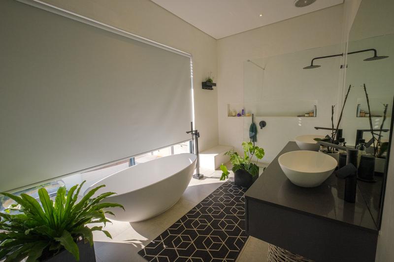 5 Bedroom Property for Sale in Copperleaf Estate Gauteng