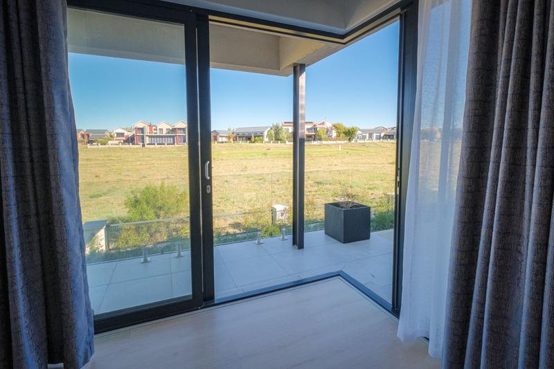 5 Bedroom Property for Sale in Copperleaf Estate Gauteng