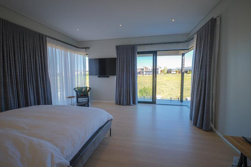 5 Bedroom Property for Sale in Copperleaf Estate Gauteng