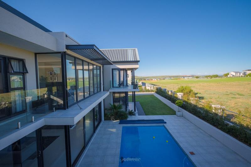5 Bedroom Property for Sale in Copperleaf Estate Gauteng