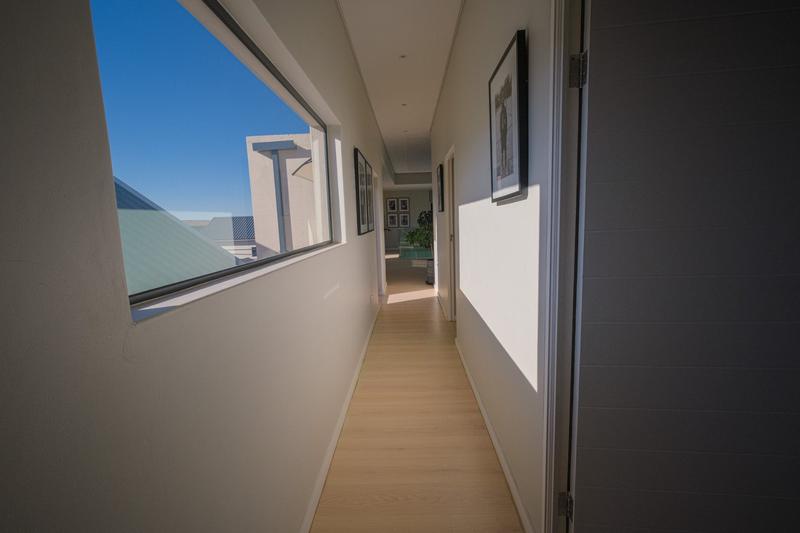 5 Bedroom Property for Sale in Copperleaf Estate Gauteng