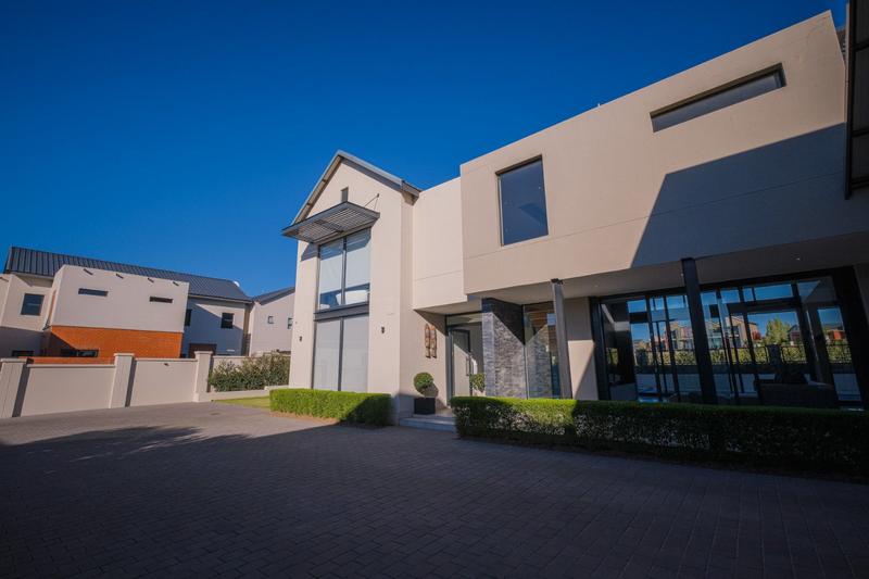 5 Bedroom Property for Sale in Copperleaf Estate Gauteng