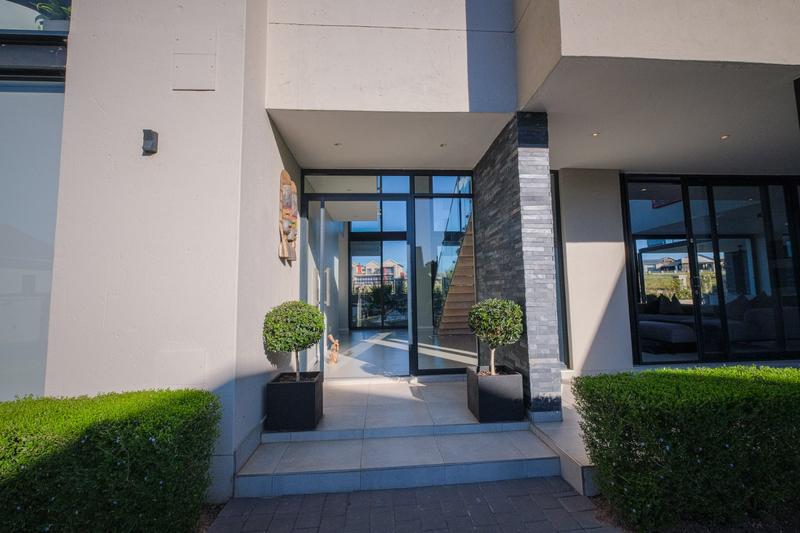 5 Bedroom Property for Sale in Copperleaf Estate Gauteng