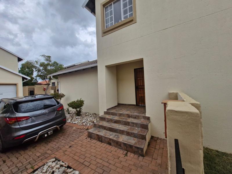 3 Bedroom Property for Sale in Kosmosdal Gauteng
