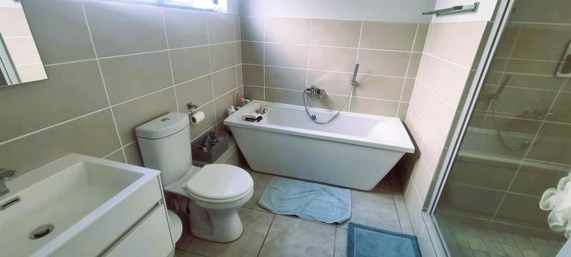 3 Bedroom Property for Sale in Amberfield Gauteng