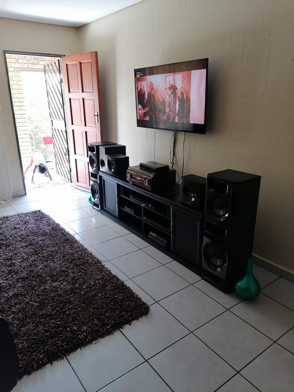 To Let 2 Bedroom Property for Rent in Elspark Gauteng