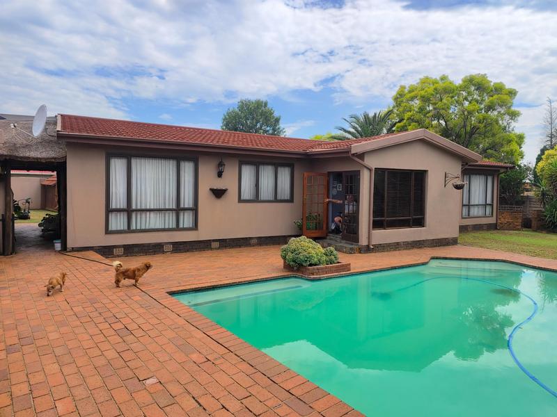 3 Bedroom Property for Sale in Klippoortje Gauteng