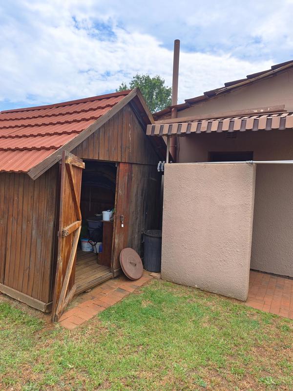 3 Bedroom Property for Sale in Klippoortje Gauteng