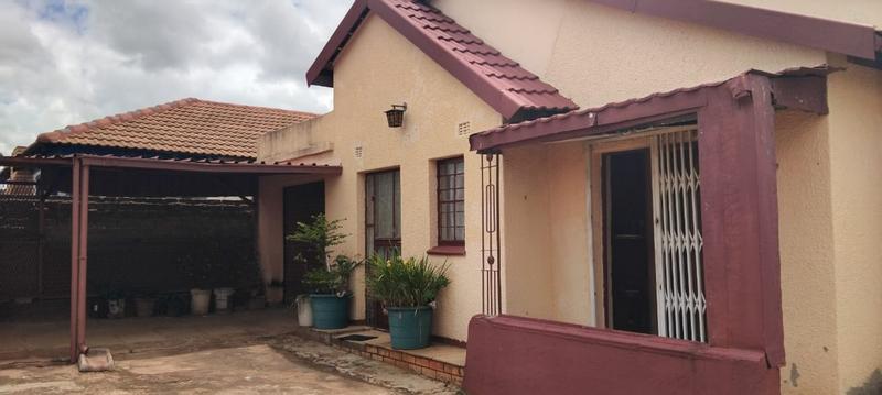 2 Bedroom Property for Sale in Toekomsrus Gauteng