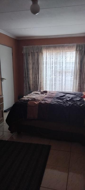 2 Bedroom Property for Sale in Toekomsrus Gauteng