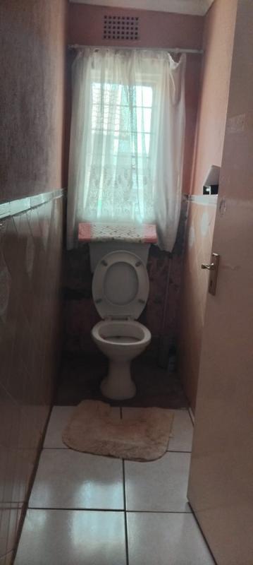 2 Bedroom Property for Sale in Toekomsrus Gauteng