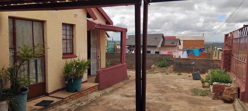 2 Bedroom Property for Sale in Toekomsrus Gauteng