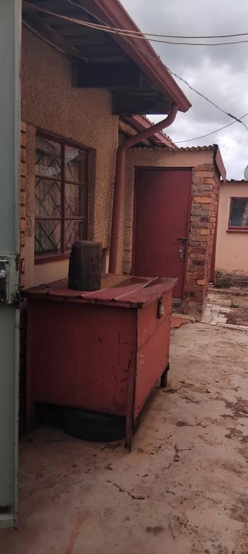 2 Bedroom Property for Sale in Toekomsrus Gauteng