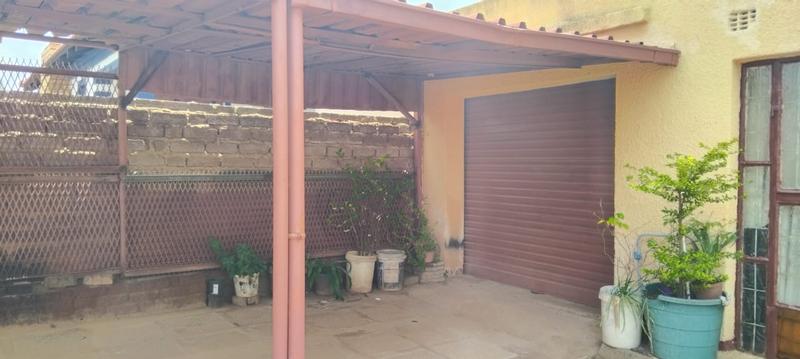 2 Bedroom Property for Sale in Toekomsrus Gauteng
