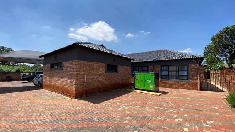 4 Bedroom Property for Sale in The Orchards Gauteng